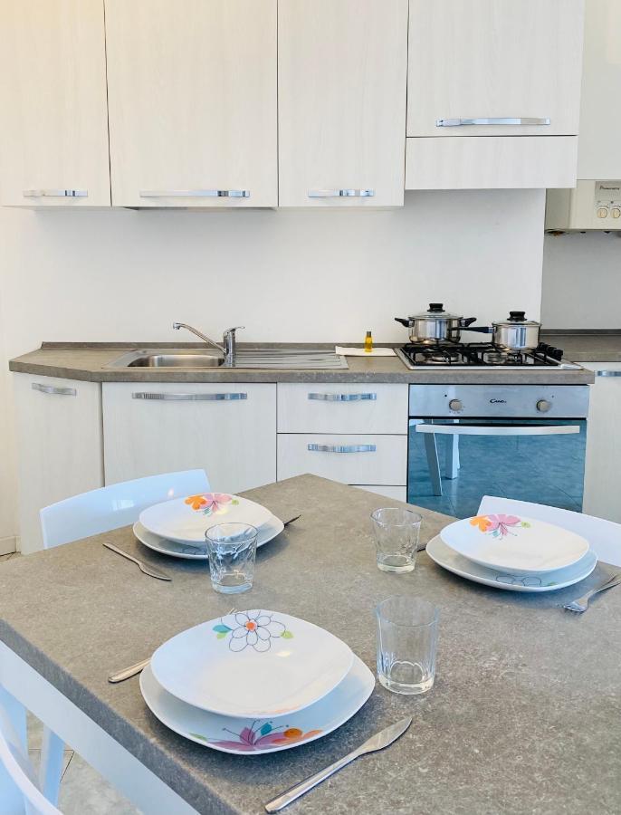 Margherita 8 Apartment - Ground Floor Rimini Bagian luar foto